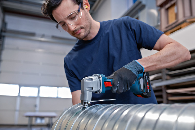 BOSCH Akku-Blechschere GSC 18V-16 E BOSCH Akku-Blechschere GSC 18V-16 E