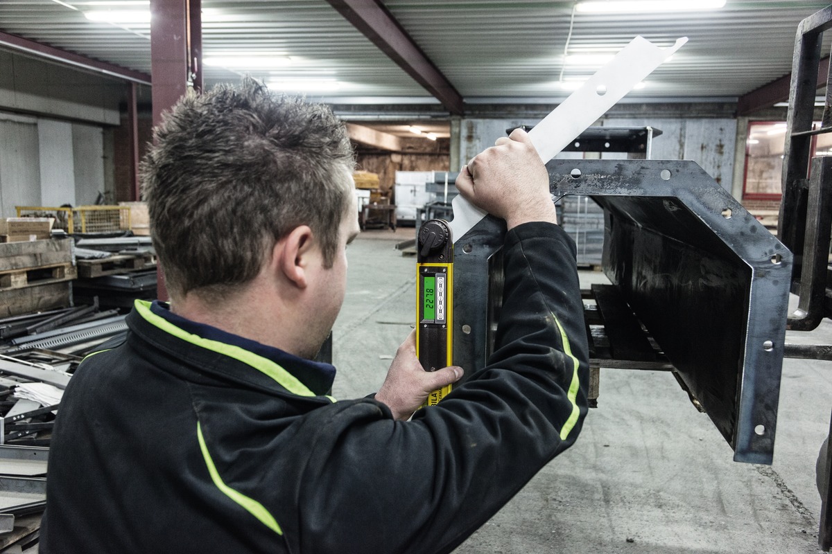 STABILA Elektronik-Winkelmesser TECH 700 DA, 80 cm