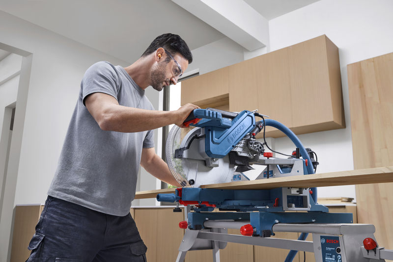 BOSCH Kapp- und Gehrungssäge GCM 340-305 D BOSCH Kapp- und Gehrungssäge GCM 340-305 D