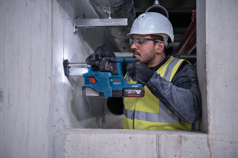 BOSCH Akku-Bohrhammer GBH 18V-22 im Karton BOSCH Akku-Bohrhammer GBH 18V-22 im Karton