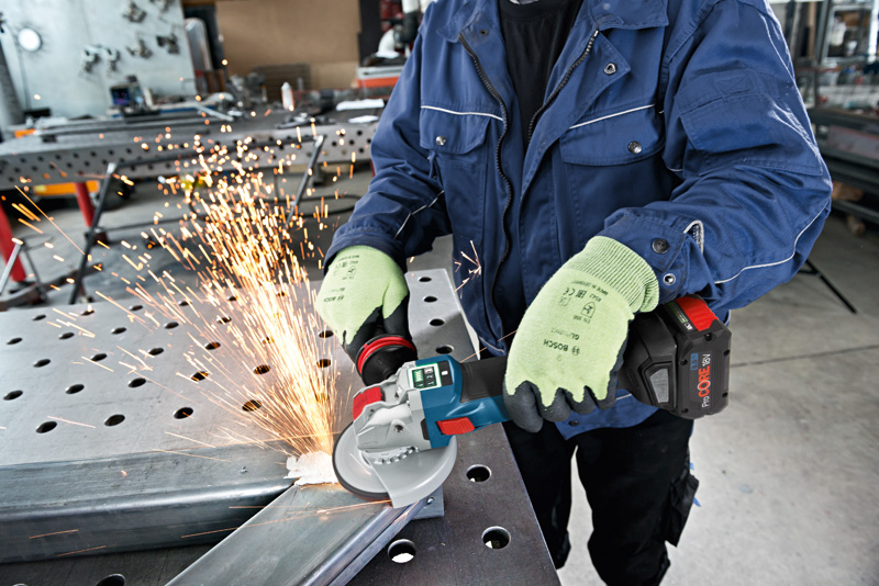 BOSCH Akku-Winkelschleifer mit X-LOCK GWX 18V-10 PSC in L-BOXX