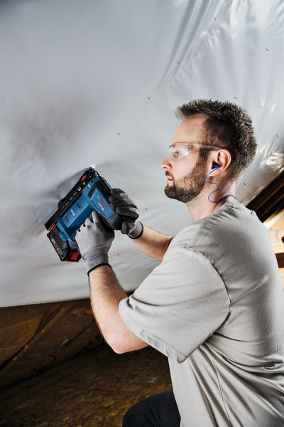 BOSCH Akku-Holzklammerer GTH 18V-14 in L-BOXX BOSCH Akku-Holzklammerer GTH 18V-14 in L-BOXX