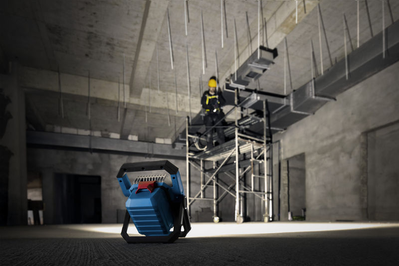 BOSCH Akku-Bauleuchte GLI 18V-3000 BOSCH Akku-Bauleuchte GLI 18V-3000