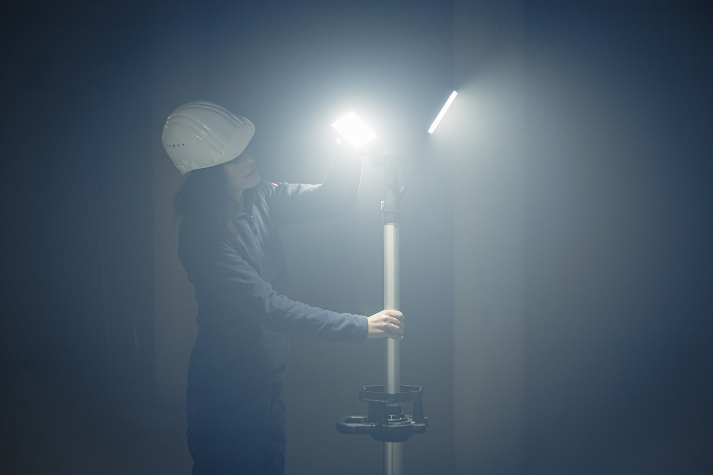 BRENNENSTUHL Professional Stativ LED Baustrahler Dreikopf 13050 T, IP54, 13500lm, 5m H07RN-F2X1,0 BRENNENSTUHL Professional Stativ LED Baustrahler Dreikopf 13050 T, IP54, 13500lm, 5m H07RN-F2X1,0