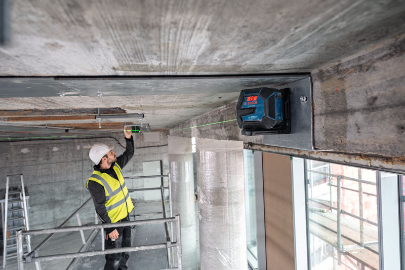 BOSCH Linienlaser GLL 20-22 G, BA 3.7V 3.0Ah XL + USB-C®-Kabel im Handwerkerkoffer BOSCH Linienlaser GLL 20-22 G, BA 3.7V 3.0Ah XL + USB-C®-Kabel im Handwerkerkoffer