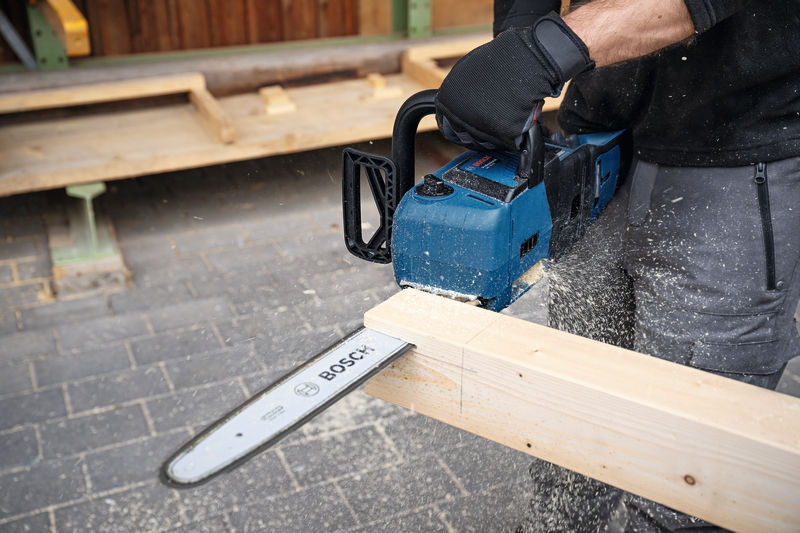 BOSCH Akku-Kettensäge GKE 18V-40 BOSCH Akku-Kettensäge GKE 18V-40