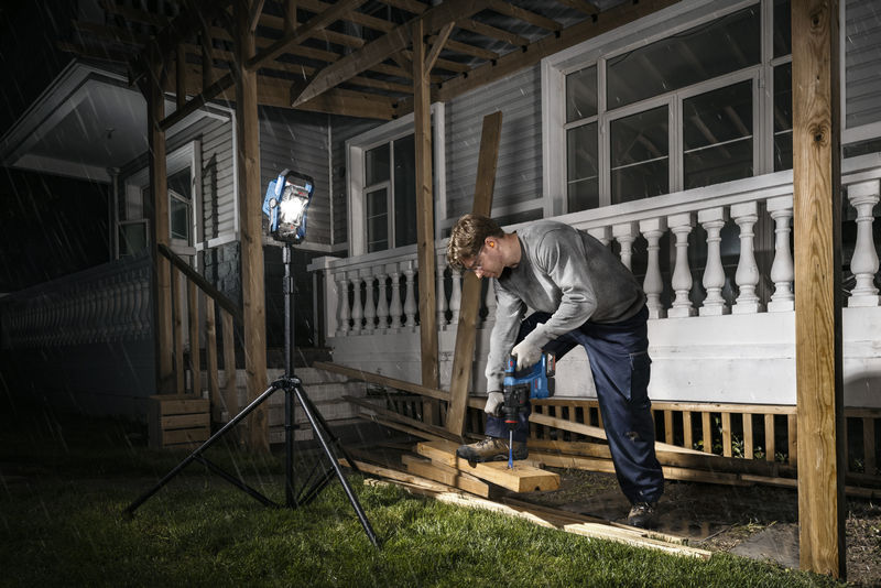 BOSCH Akku-Bauleuchte GLI 18V-3000 BOSCH Akku-Bauleuchte GLI 18V-3000