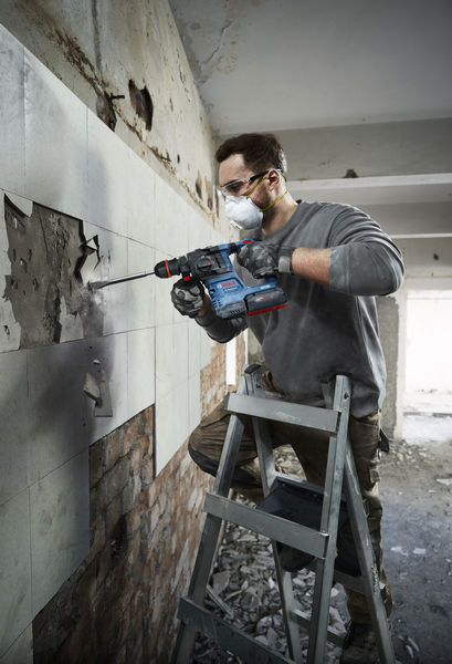 BOSCH Akku-Bohrhammer mit ONECHUCK GBH 18V-22 X, 2 x Akku GBA 18V 4.0Ah in L-BOXX 136 BOSCH Akku-Bohrhammer mit ONECHUCK GBH 18V-22 X, 2 x Akku GBA 18V 4.0Ah in L-BOXX 136