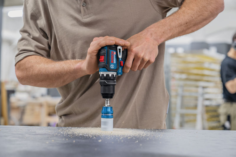 BOSCH Akku-Bohrschrauber GSR 12V-32 FC 2x GBA 12V 2.0Ah, diverse Aufsätze, L-BOXX BOSCH Akku-Bohrschrauber GSR 12V-32 FC 2x GBA 12V 2.0Ah, diverse Aufsätze, L-BOXX