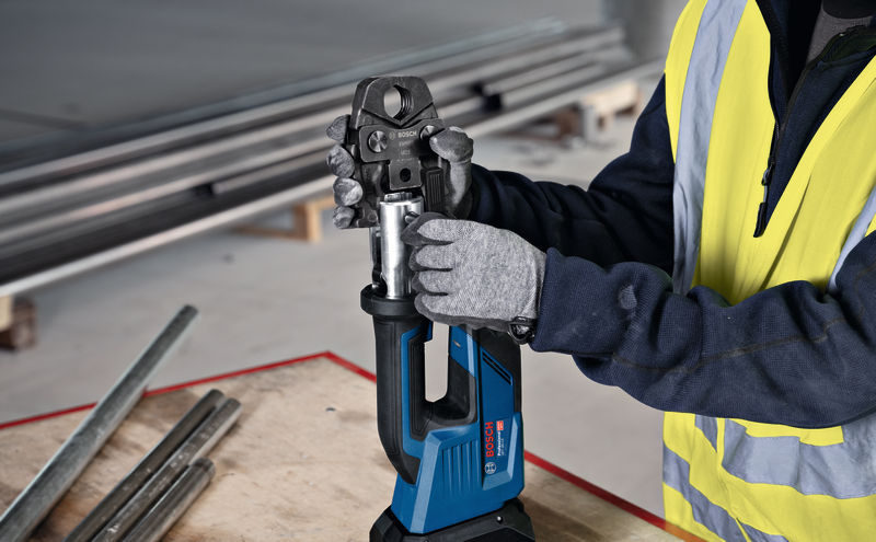 BOSCH Akku-Presswerkzeug GPT 18V-19, L-BOXX 238, Kit TH BOSCH Akku-Presswerkzeug GPT 18V-19, L-BOXX 238, Kit TH