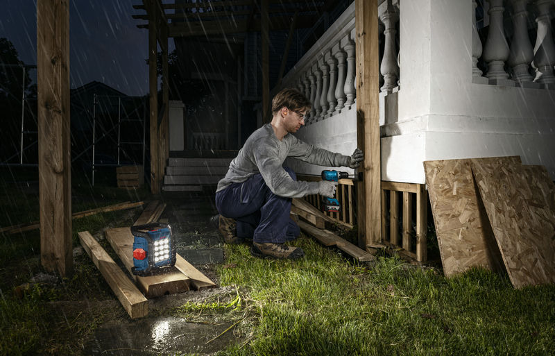 BOSCH Akku-Bauleuchte GLI18V-1500 BOSCH Akku-Bauleuchte GLI18V-1500