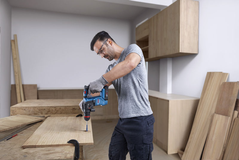 BOSCH Akku-Bohrhammer mit ONECHUCK GBH 18V-18 X BOSCH Akku-Bohrhammer mit ONECHUCK GBH 18V-18 X