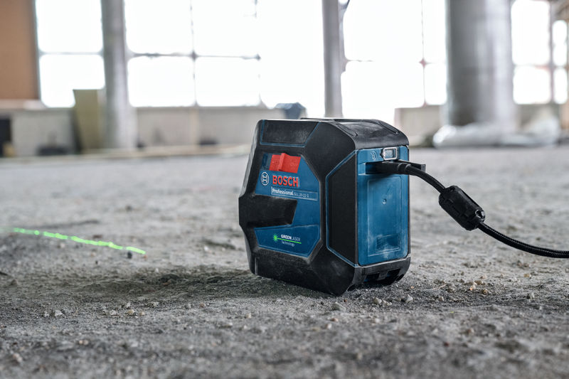 BOSCH Linienlaser GLL 20-22 G, BA 3.7V 3.0Ah XL + USB-C®-Kabel im Handwerkerkoffer BOSCH Linienlaser GLL 20-22 G, BA 3.7V 3.0Ah XL + USB-C®-Kabel im Handwerkerkoffer