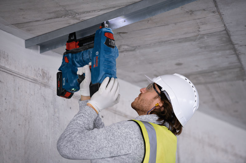 BOSCH Akku-Betonnagler GNB 18V-38 in XL-BOXX BOSCH Akku-Betonnagler GNB 18V-38 in XL-BOXX