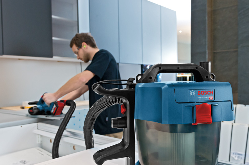BOSCH Akku-Staubsauger GAS 18V-10 L mit Reinigungsset BOSCH Akku-Staubsauger GAS 18V-10 L mit Reinigungsset