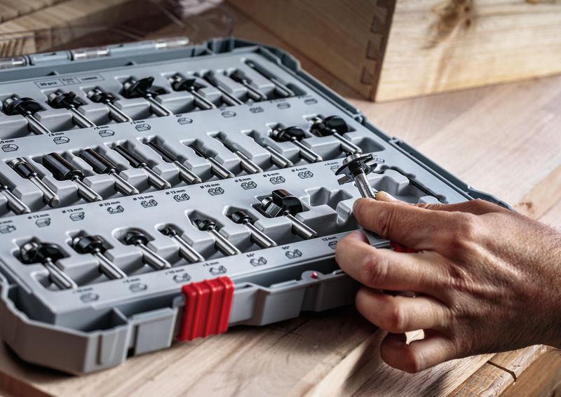 BOSCH 30 tlg Mixed Fräser Set 8mm Schaft BOSCH 30 tlg Mixed Fräser Set 8mm Schaft