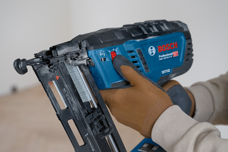 BOSCH Akku-Holznagler GNH 18V-64-2 M, im Karton BOSCH Akku-Holznagler GNH 18V-64-2 M, im Karton