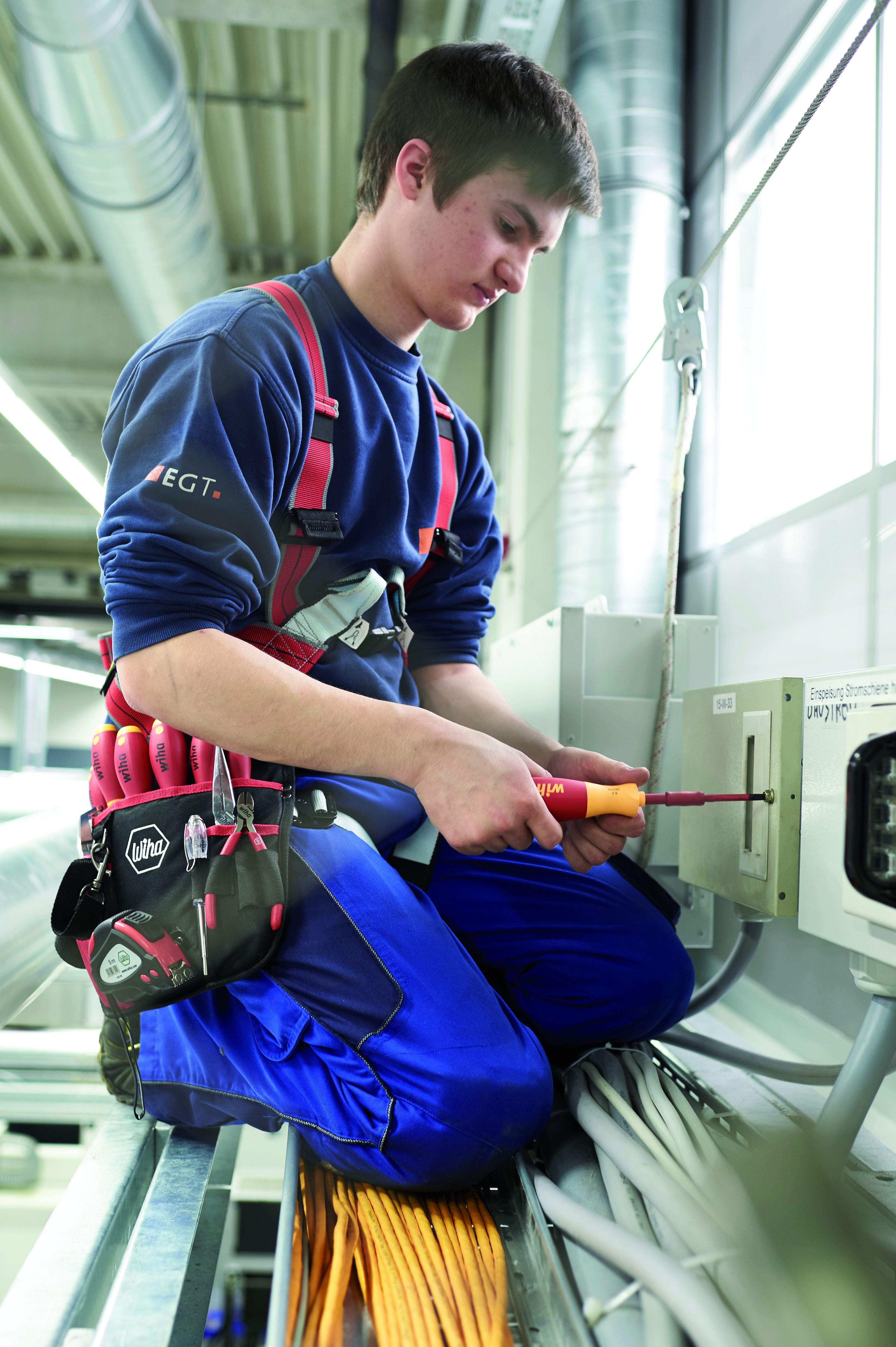 WIHA Schraubendreher mit Bit-Magazin LiftUp electric Schlitz, Phillips mit 6 slimBits WIHA Schraubendreher mit Bit-Magazin LiftUp electric Schlitz, Phillips mit 6 slimBits