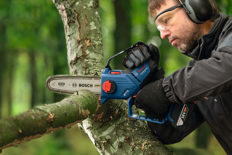 BOSCH Akku-Astsäge GKE 18V-20 BOSCH Akku-Astsäge GKE 18V-20