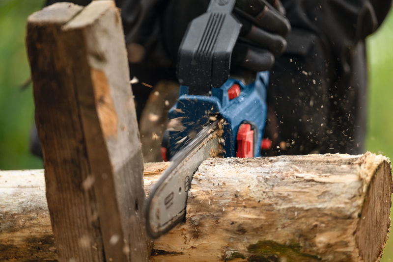 BOSCH Akku-Astsäge GKE 18V-20 BOSCH Akku-Astsäge GKE 18V-20