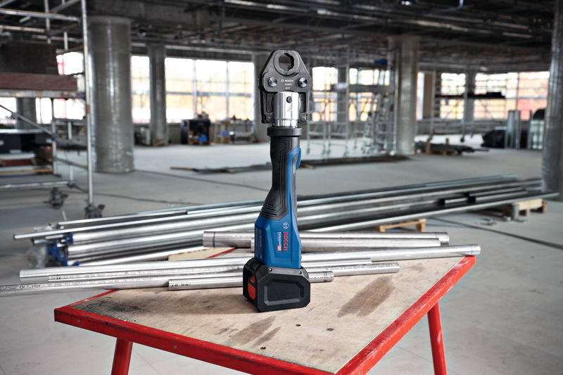 BOSCH Akku-Presswerkzeug GPT 18V-32, 1 x XL-BOXX, Kit TH BOSCH Akku-Presswerkzeug GPT 18V-32, 1 x XL-BOXX, Kit TH