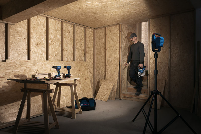 BOSCH Akku-Bauleuchte GLI 18V-3000 BOSCH Akku-Bauleuchte GLI 18V-3000