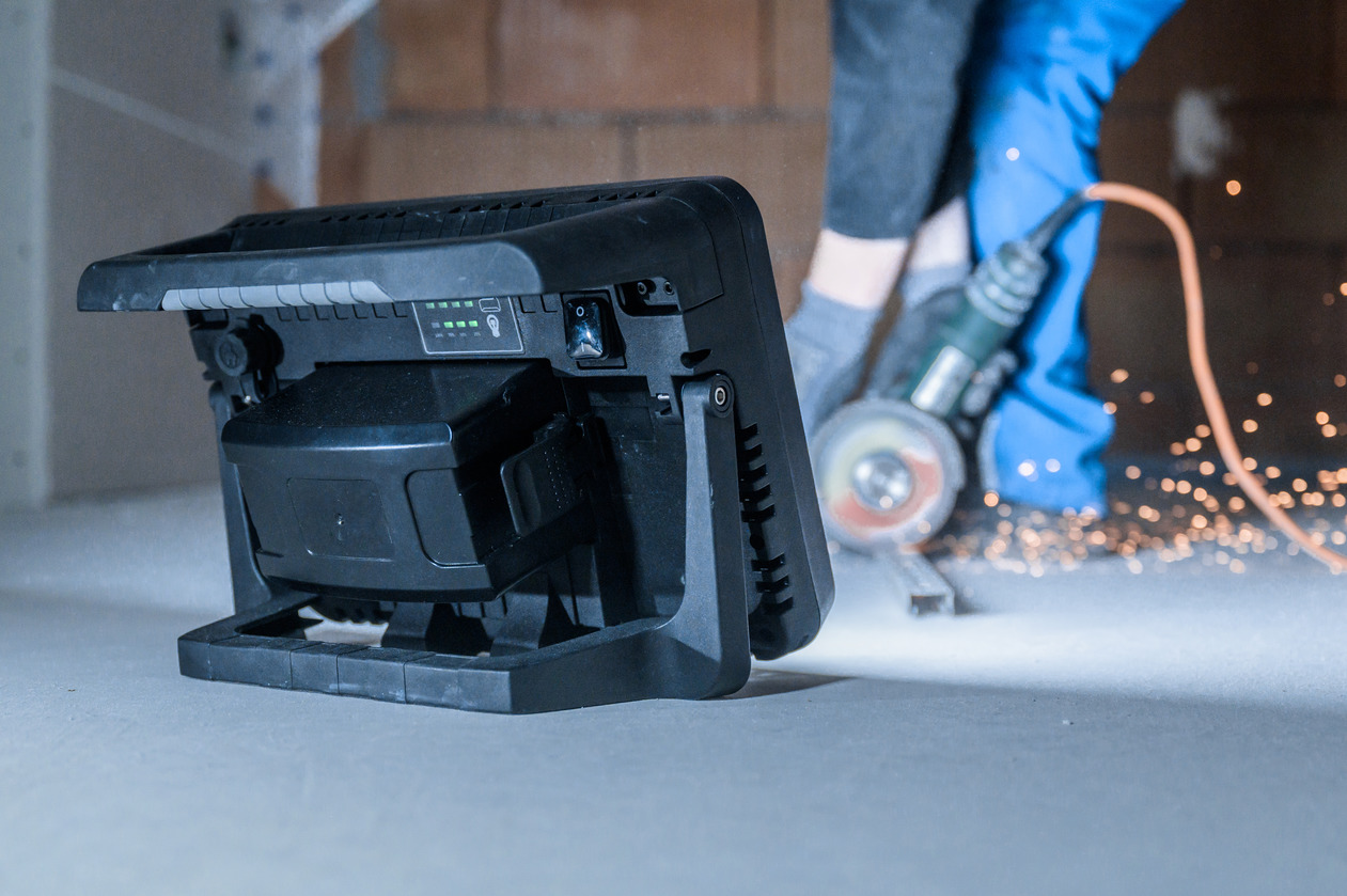 BRENNENSTUHL Professional Multi Battery LED Hybrid Baustrahler 10050 MH, 12500lm, IP55 BRENNENSTUHL Professional Multi Battery LED Hybrid Baustrahler 10050 MH, 12500lm, IP55