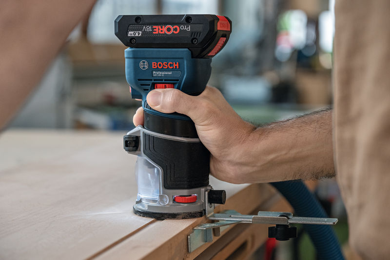 BOSCH Akku-Kantenfräse GKF 18V-8, L-BOXX 238 BOSCH Akku-Kantenfräse GKF 18V-8, L-BOXX 238