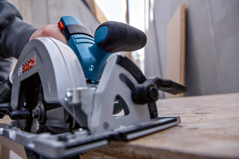 BOSCH Akku-Handkreissäge GKS 18V-57-2, 2 x ProCore 5.5 Ah + GAL 1880 CV in L-BOXX BOSCH Akku-Handkreissäge GKS 18V-57-2, 2 x ProCore 5.5 Ah + GAL 1880 CV in L-BOXX
