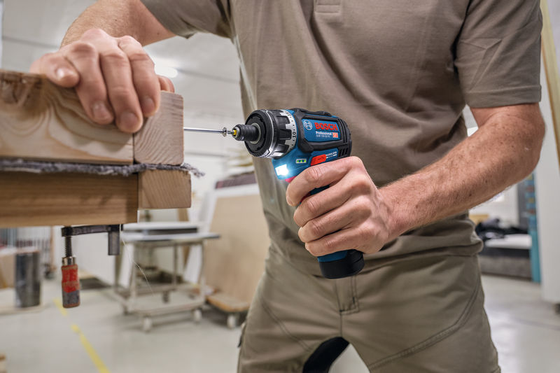 BOSCH Akku-Bohrschrauber GSR 12V-32 FC 2x GBA 12V 2.0Ah, diverse Aufsätze, L-BOXX