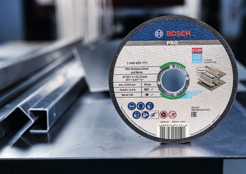 BOSCH PRO Stainless Steel and Metal Trennscheibe, 125 x 1 x 22,23 mm BOSCH PRO Stainless Steel and Metal Trennscheibe, 125 x 1 x 22,23 mm