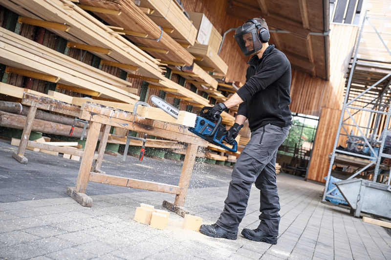 BOSCH Akku-Kettensäge GKE 18V-40 BOSCH Akku-Kettensäge GKE 18V-40