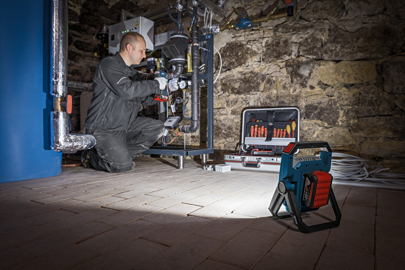 BOSCH Akku-Bauleuchte GLI 18V-1900 BOSCH Akku-Bauleuchte GLI 18V-1900
