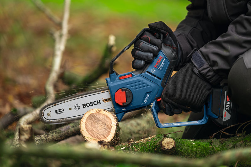 BOSCH Akku-Astsäge GKE 18V-20 BOSCH Akku-Astsäge GKE 18V-20