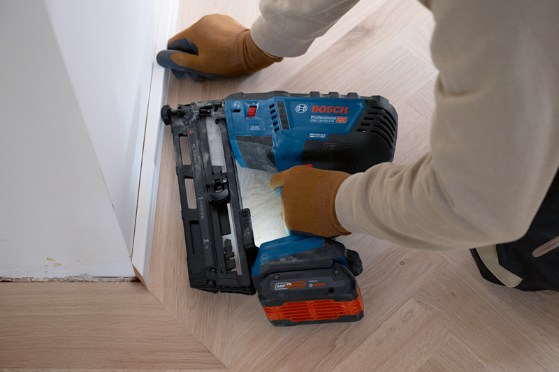 BOSCH Akku-Holznagler GNH 18V-64-2 M, im Karton BOSCH Akku-Holznagler GNH 18V-64-2 M, im Karton