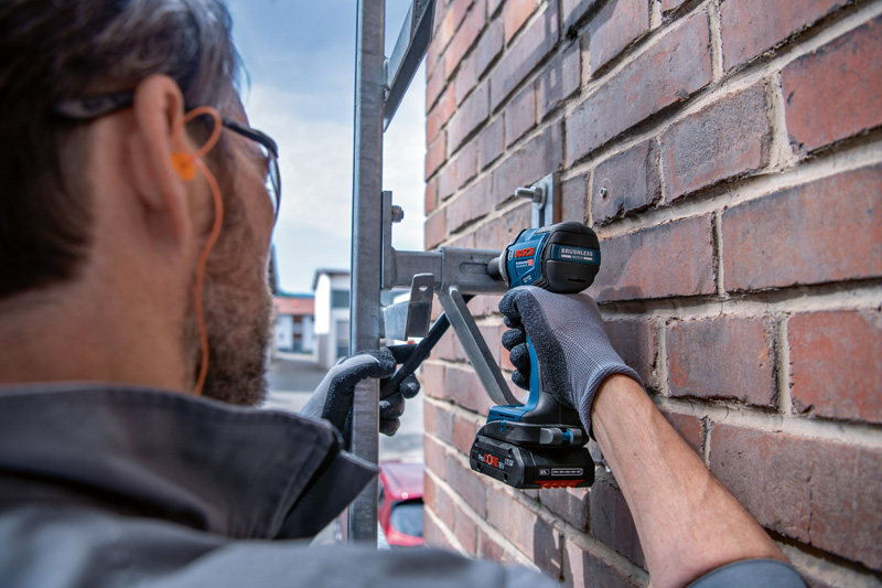 BOSCH Akku-Drehschlagschrauber GDS 18V-330 + GCY 42 Professional in L-BOXX BOSCH Akku-Drehschlagschrauber GDS 18V-330 + GCY 42 Professional in L-BOXX