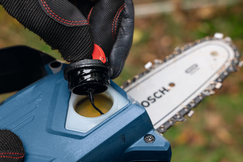BOSCH Akku-Astsäge GKE 18V-15 BOSCH Akku-Astsäge GKE 18V-15