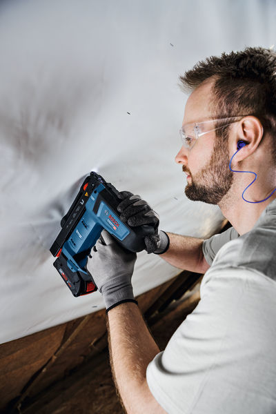 BOSCH Akku-Holzklammerer GTH 18V-14 in L-BOXX BOSCH Akku-Holzklammerer GTH 18V-14 in L-BOXX