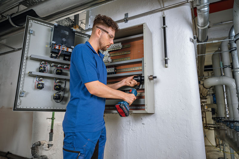 BOSCH Akku-Hydraulisches Stanzwerkzeug GLH 18V-60 in XL-BOXX BOSCH Akku-Hydraulisches Stanzwerkzeug GLH 18V-60 in XL-BOXX