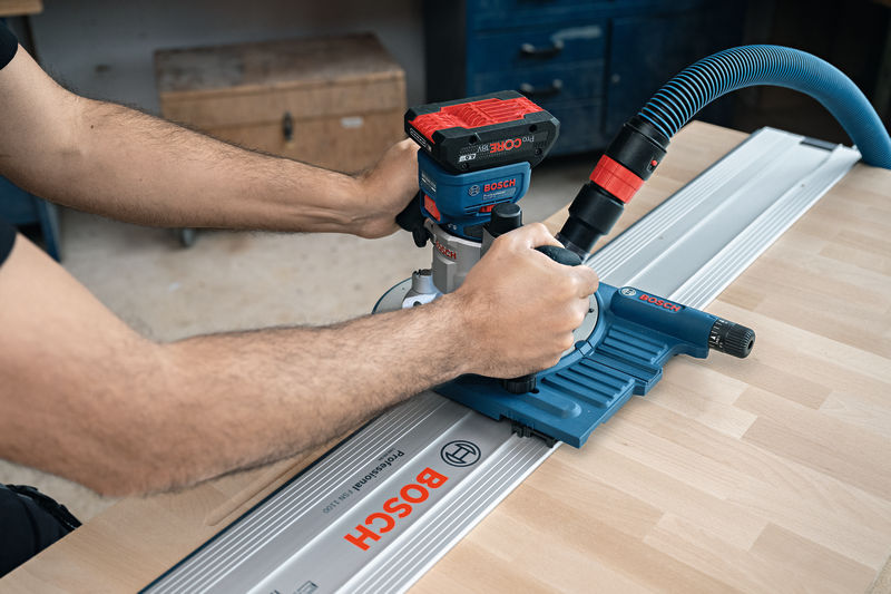 BOSCH Akku-Kantenfräse GKF 18V-8, L-BOXX 238 BOSCH Akku-Kantenfräse GKF 18V-8, L-BOXX 238