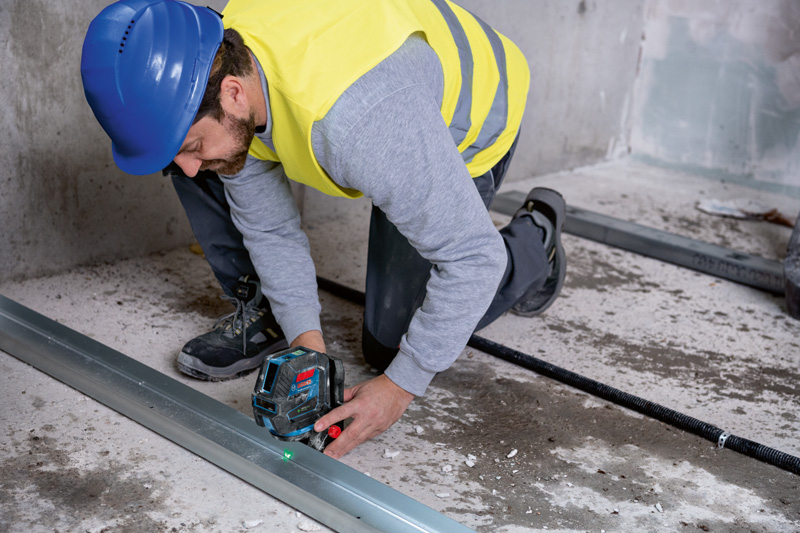 BOSCH Kombilaser GCL 2-50 G mit Deckenklemme und Handwerkerkoffer BOSCH Kombilaser GCL 2-50 G mit Deckenklemme und Handwerkerkoffer
