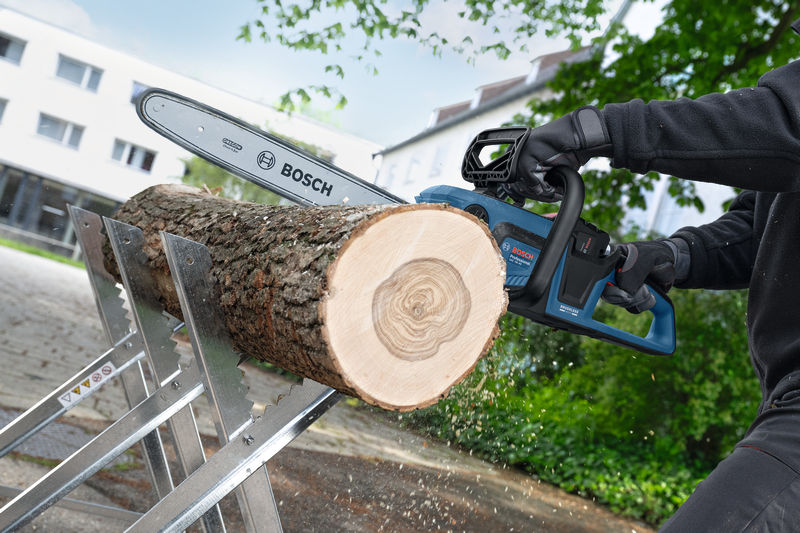 BOSCH Akku-Kettensäge GKE 18V-40 BOSCH Akku-Kettensäge GKE 18V-40