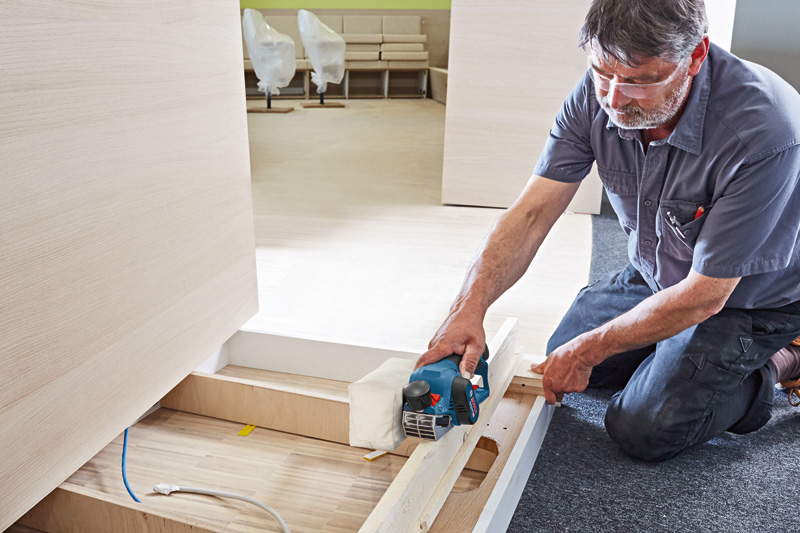 BOSCH Akku-Hobel GHO 12V-20, 2x GBA 12V 3.0 Ah, GAL 1230 CV, L-BOXX BOSCH Akku-Hobel GHO 12V-20, 2x GBA 12V 3.0 Ah, GAL 1230 CV, L-BOXX