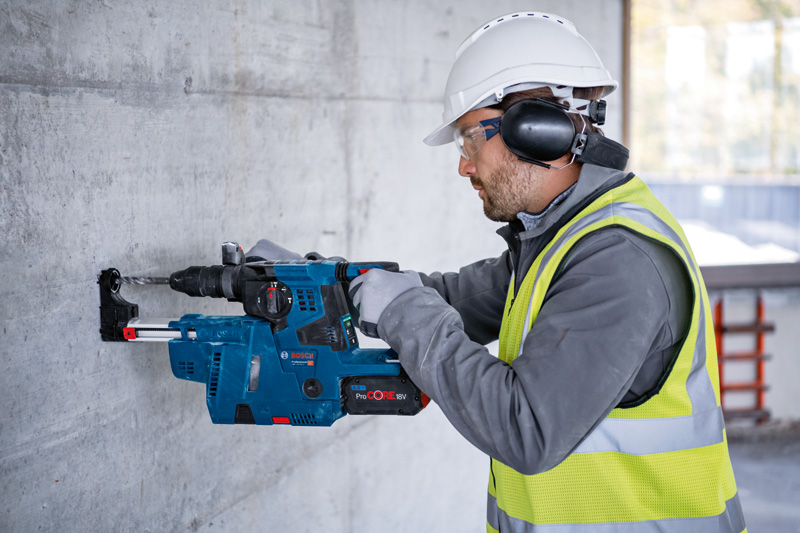 BOSCH Akku-Bohrhammer mit SDS plus GBH 18V-28 CF, 2 x Akku ProCORE18V 8.0Ah