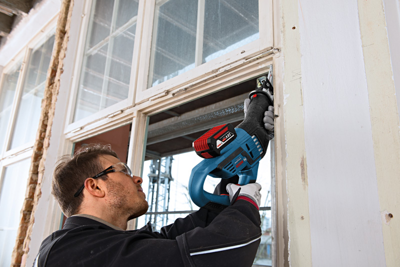 BOSCH Akku-Säbelsäge GSA 18 V-32, Handwerkerkoffer BOSCH Akku-Säbelsäge GSA 18 V-32, Handwerkerkoffer
