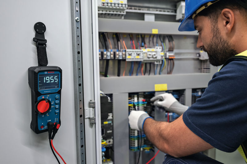 BOSCH Multimeter GDM 600-15 mit MH1 BOSCH Multimeter GDM 600-15 mit MH1