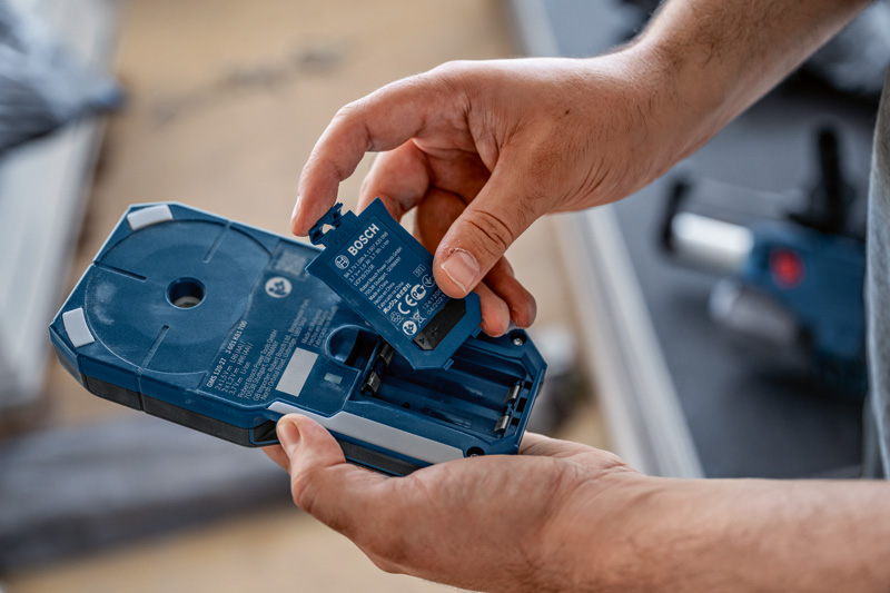BOSCH Ortungsgerät GMS 120-27 mit Tasche, BA 3.7V 1.0Ah A und USB-C™-Kabel BOSCH Ortungsgerät GMS 120-27 mit Tasche, BA 3.7V 1.0Ah A und USB-C™-Kabel