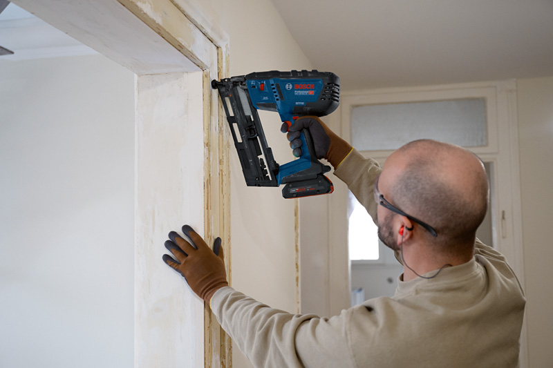 BOSCH Akku-Holznagler GNH 18V-64-2 M, im Karton BOSCH Akku-Holznagler GNH 18V-64-2 M, im Karton