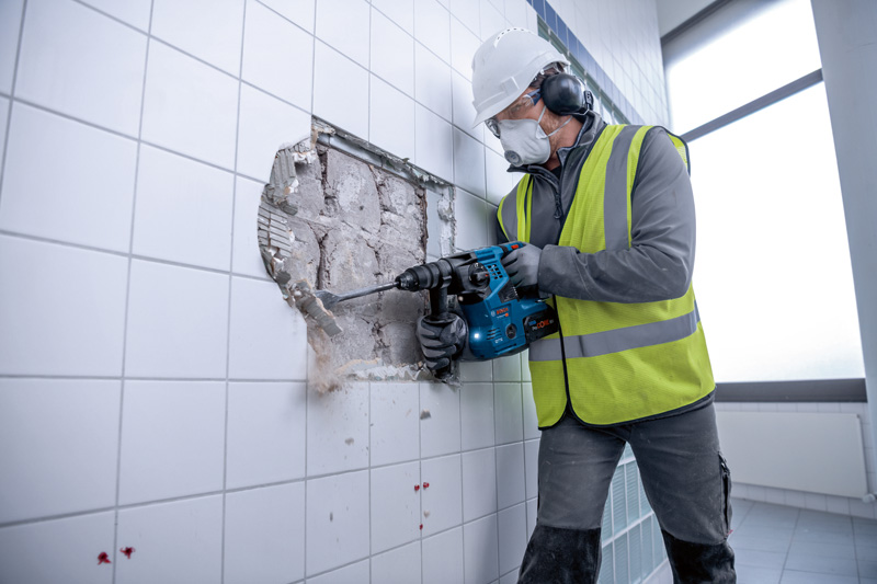 BOSCH Akku-Bohrhammer mit SDS plus GBH 18V-28 CF, 2 x Akku ProCORE18V 8.0Ah
