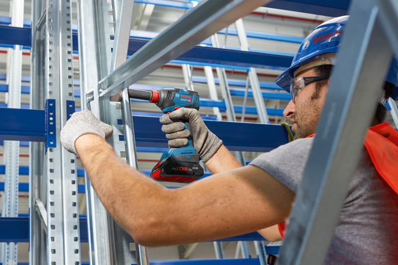 BOSCH Akku-Drehschlagschrauber GDX 18V-200 Solo in L-BOXX BOSCH Akku-Drehschlagschrauber GDX 18V-200 Solo in L-BOXX